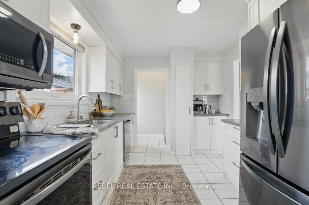 Photo 8 of 21 Strike Avenue, Clarington, Bowmanville — HOMEH