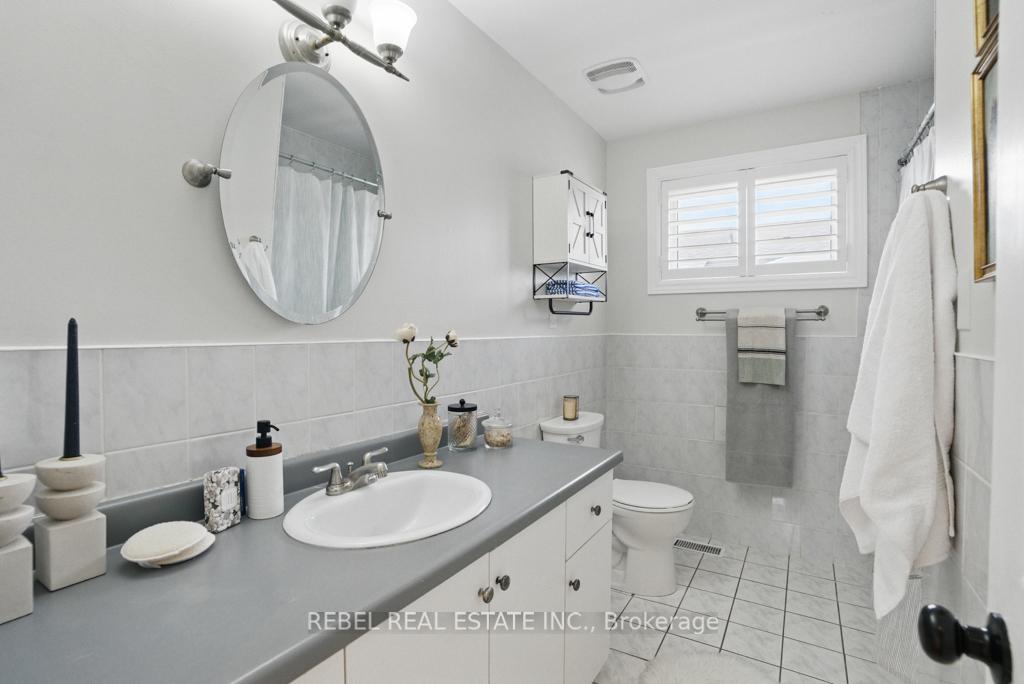 Photo 15 of 21 Strike Avenue, Clarington, Bowmanville — HOMEH