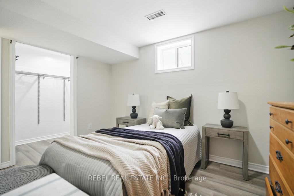 Photo 18 of 21 Strike Avenue, Clarington, Bowmanville — HOMEH