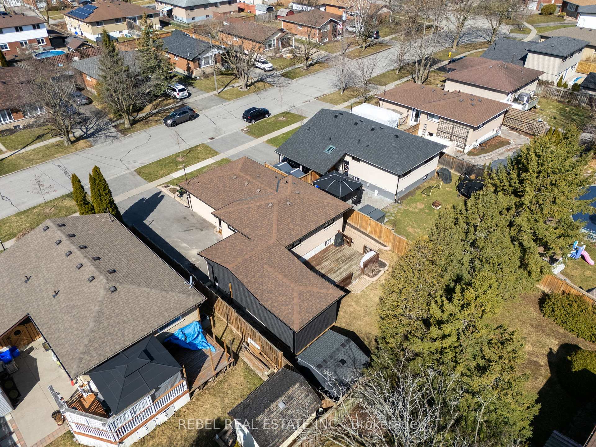 Photo 24 of 21 Strike Avenue, Clarington, Bowmanville — HOMEH