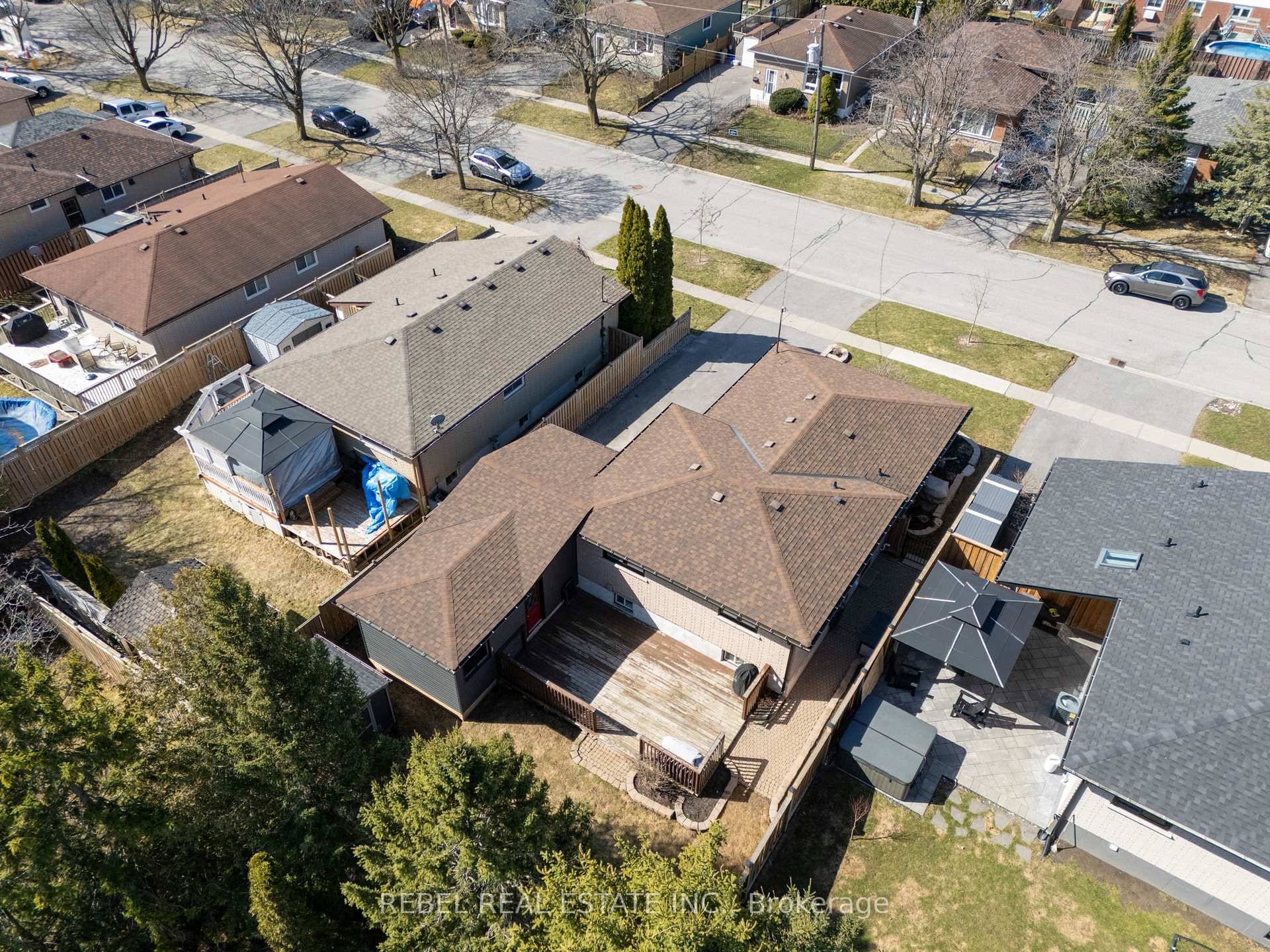 Photo 25 of 21 Strike Avenue, Clarington, Bowmanville — HOMEH