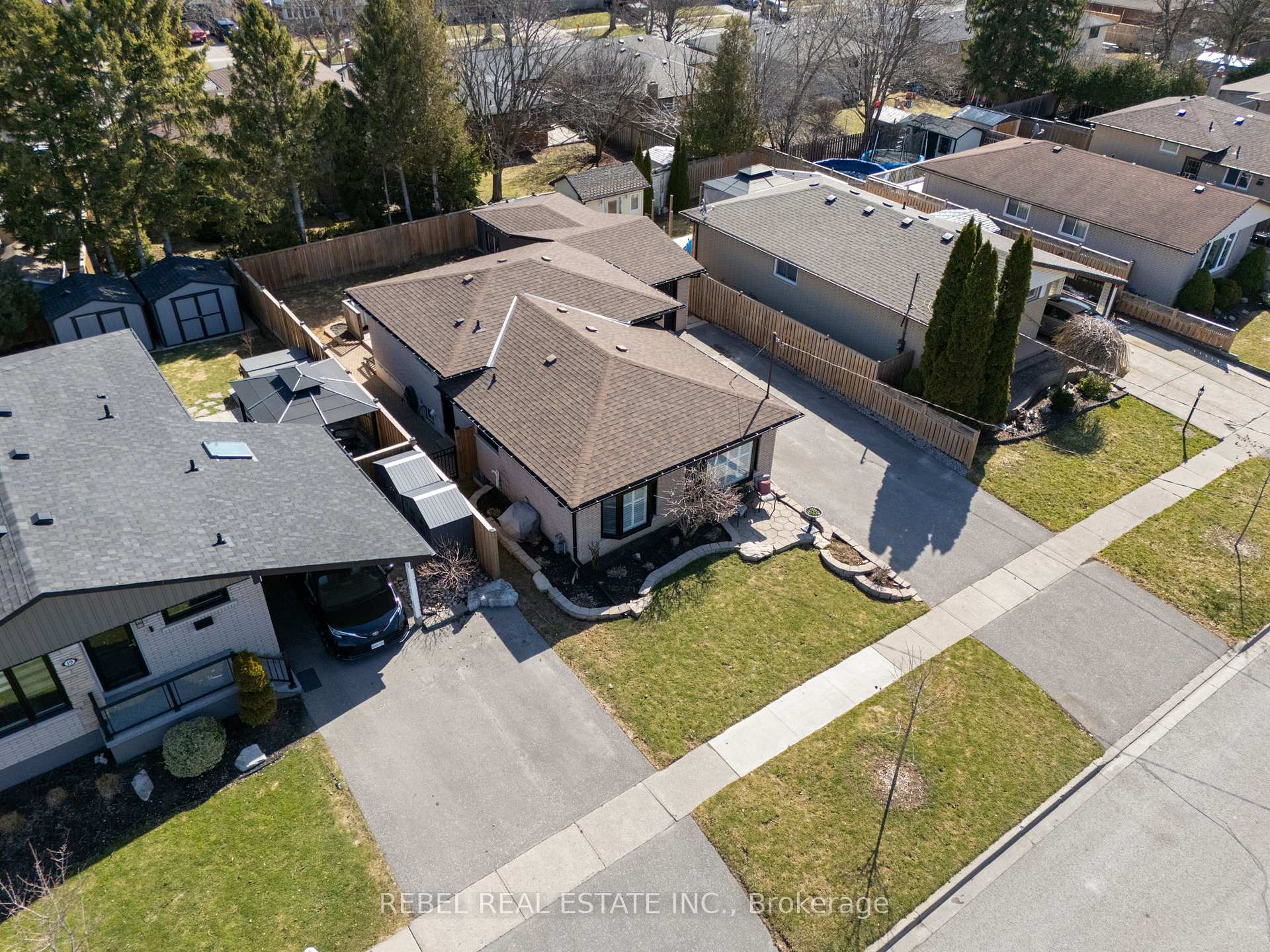 Photo 27 of 21 Strike Avenue, Clarington, Bowmanville — HOMEH