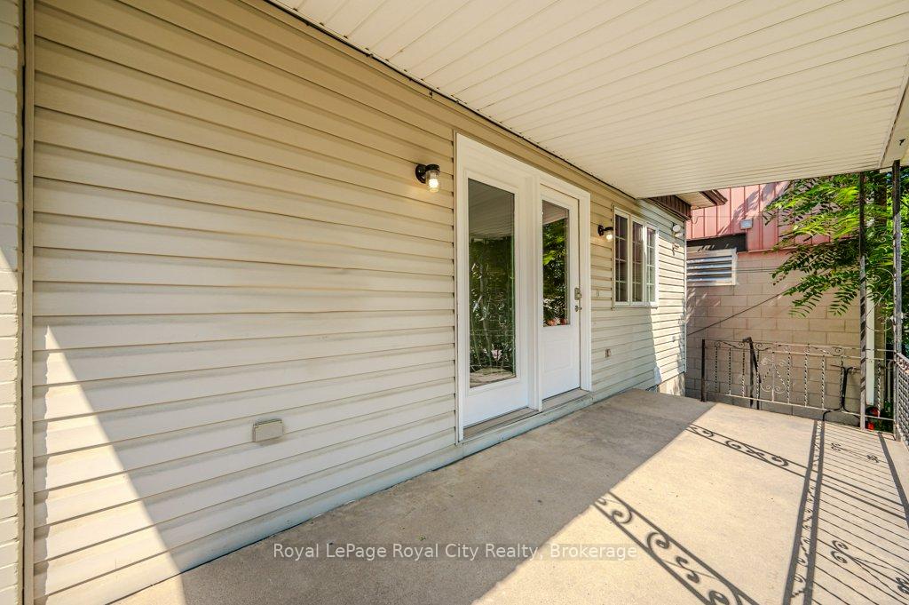 Photo 2 of 467 York Road, Guelph, St. Patrick's Ward — HOMEH