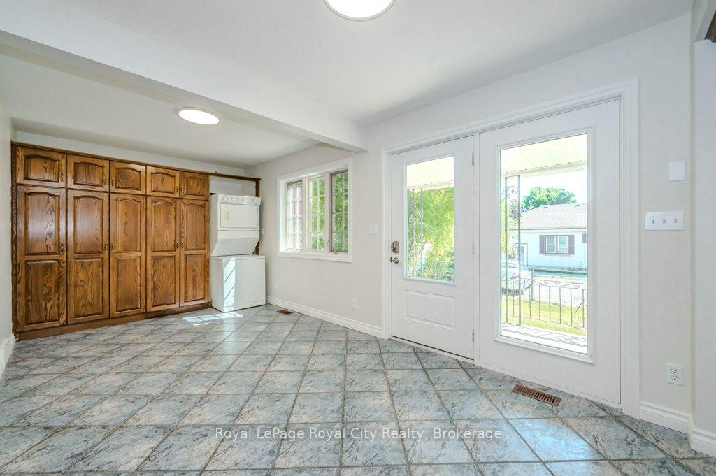 Photo 3 of 467 York Road, Guelph, St. Patrick's Ward — HOMEH