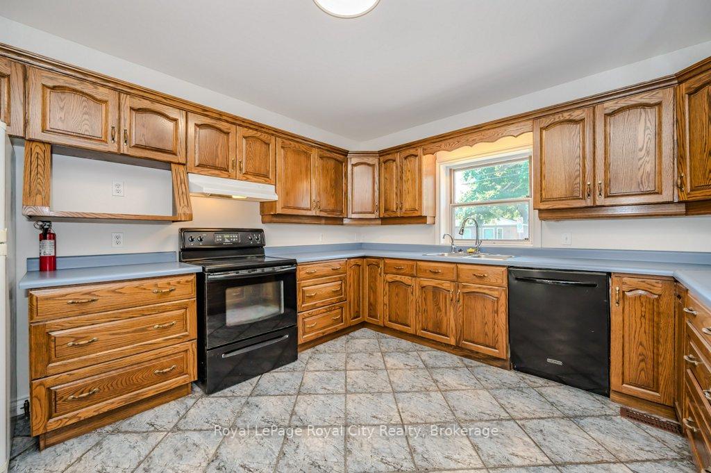 Photo 5 of 467 York Road, Guelph, St. Patrick's Ward — HOMEH