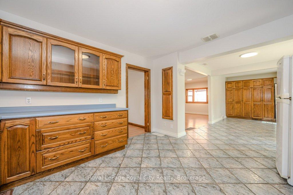 Photo 7 of 467 York Road, Guelph, St. Patrick's Ward — HOMEH