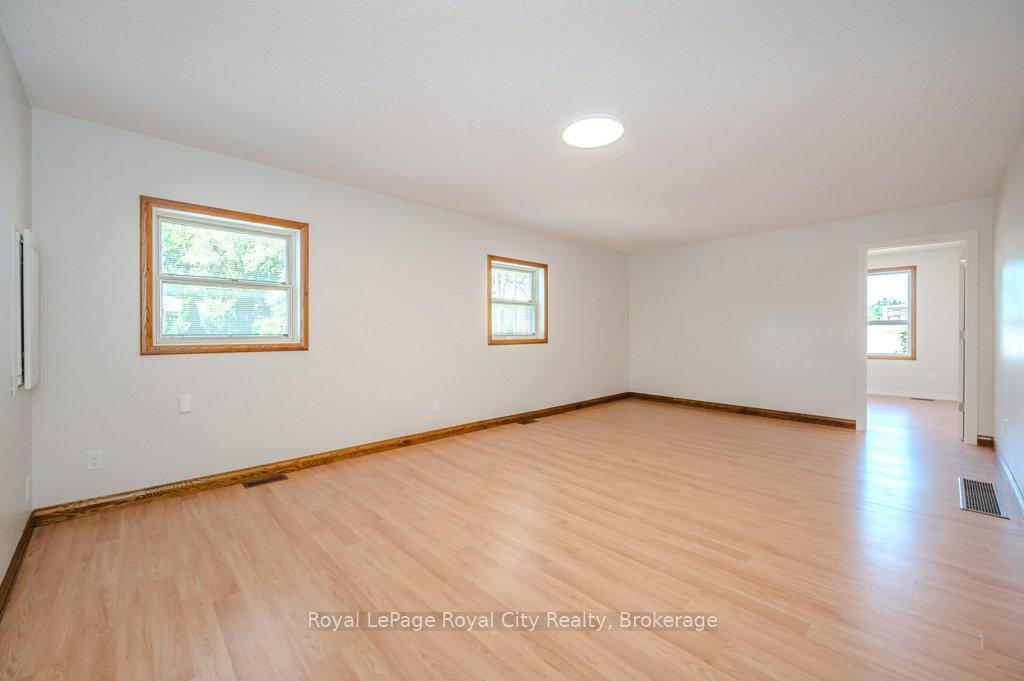 Photo 8 of 467 York Road, Guelph, St. Patrick's Ward — HOMEH