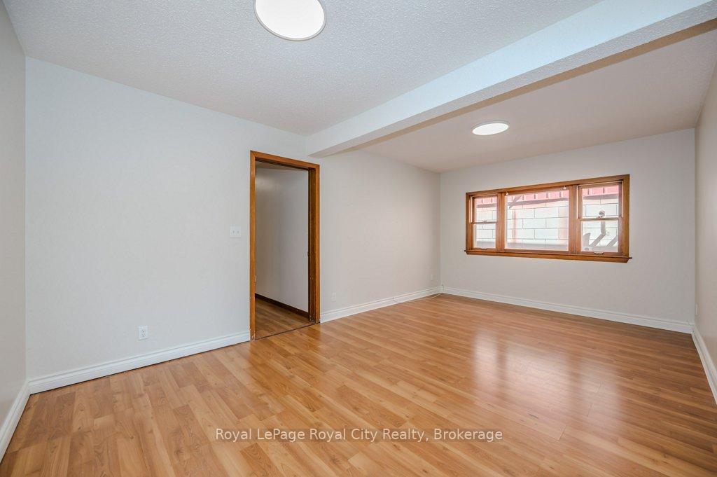 Photo 10 of 467 York Road, Guelph, St. Patrick's Ward — HOMEH