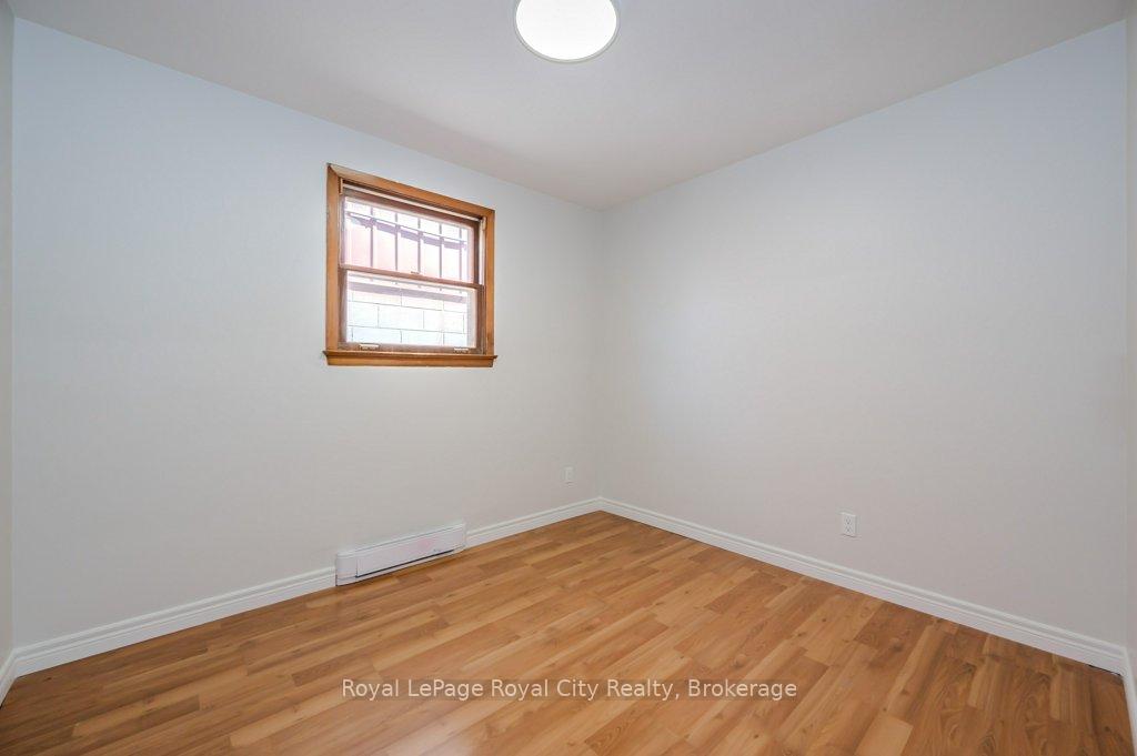 Photo 12 of 467 York Road, Guelph, St. Patrick's Ward — HOMEH