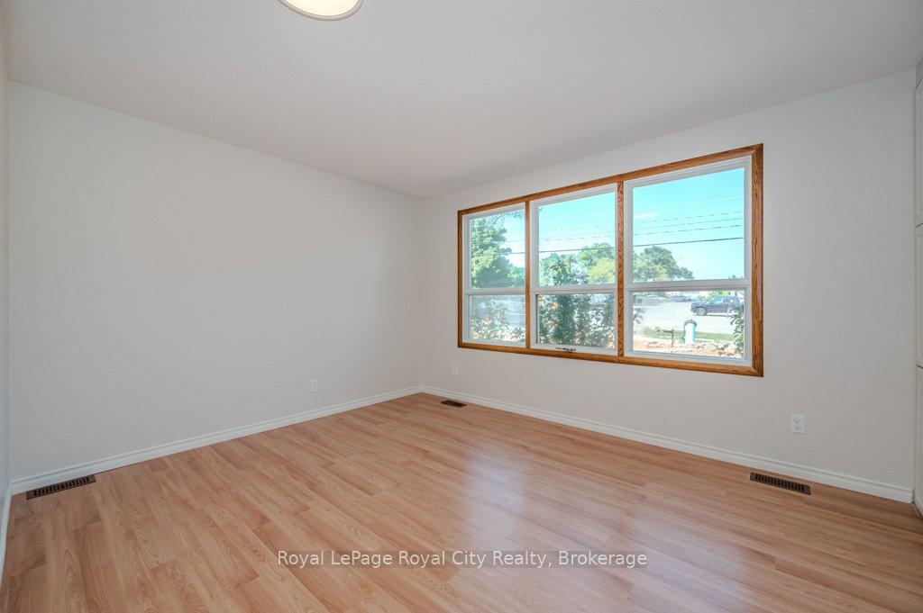 Photo 16 of 467 York Road, Guelph, St. Patrick's Ward — HOMEH