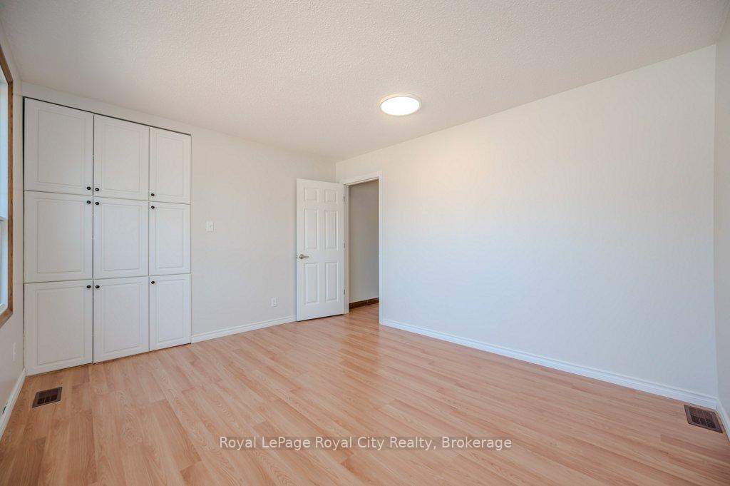 Photo 17 of 467 York Road, Guelph, St. Patrick's Ward — HOMEH