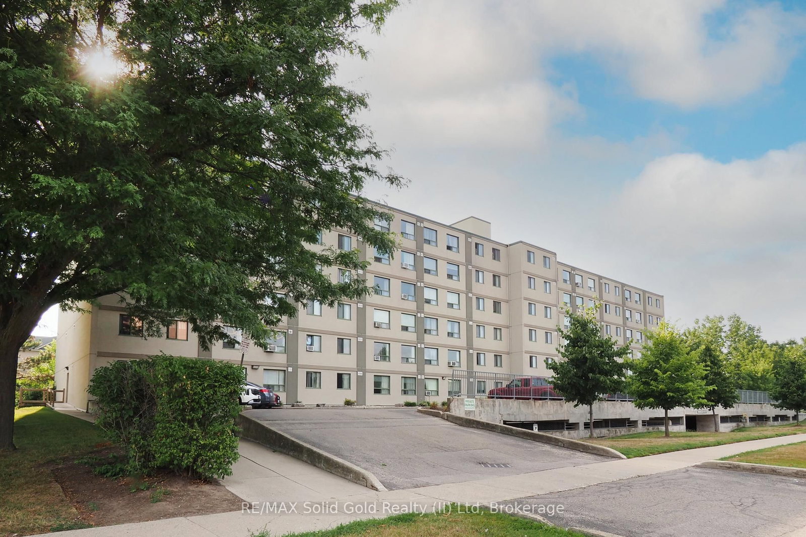 Photo 2 of Unit 502, 18 Holborn Crt, Kitchener — HOMEH