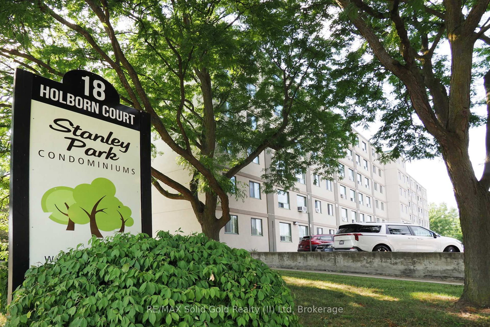 Photo 3 of Unit 502, 18 Holborn Crt, Kitchener — HOMEH