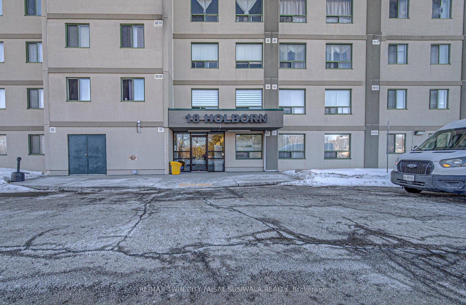 Photo 3 of Unit 610, 18 Holborn Crt, Kitchener — HOMEH