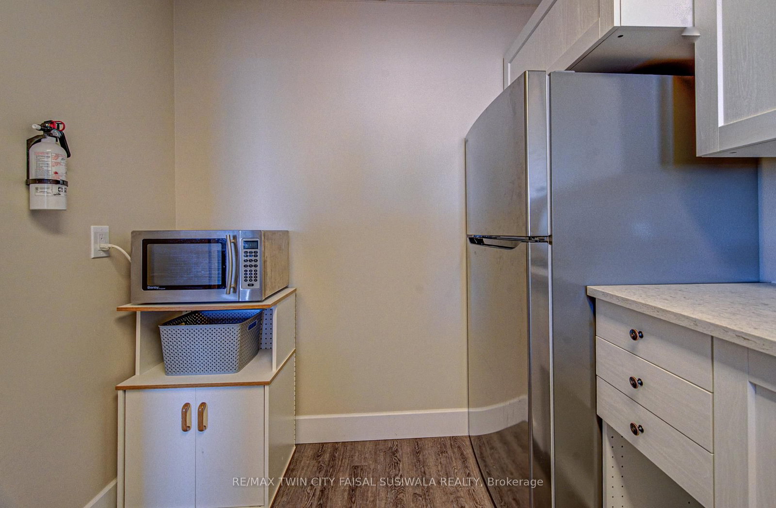 Photo 7 of Unit 610, 18 Holborn Crt, Kitchener — HOMEH