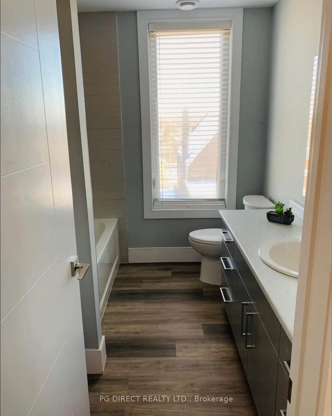 Photo 5 of Unit 27, 54 Bridge St W, Kitchener, University Downs — HOMEH