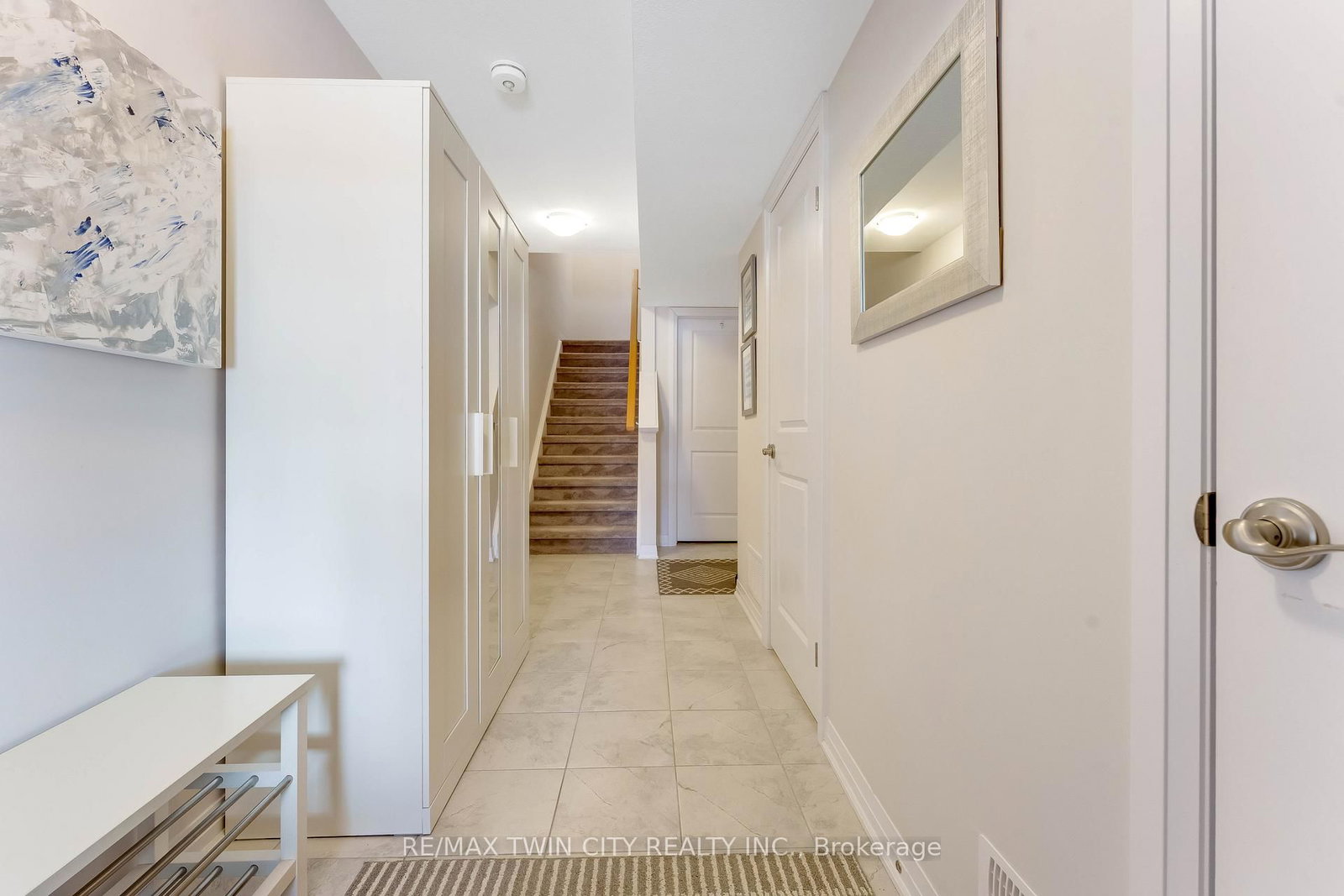 Photo 4 of Unit 6C, 115 South Creek Dr, Kitchener — HOMEH