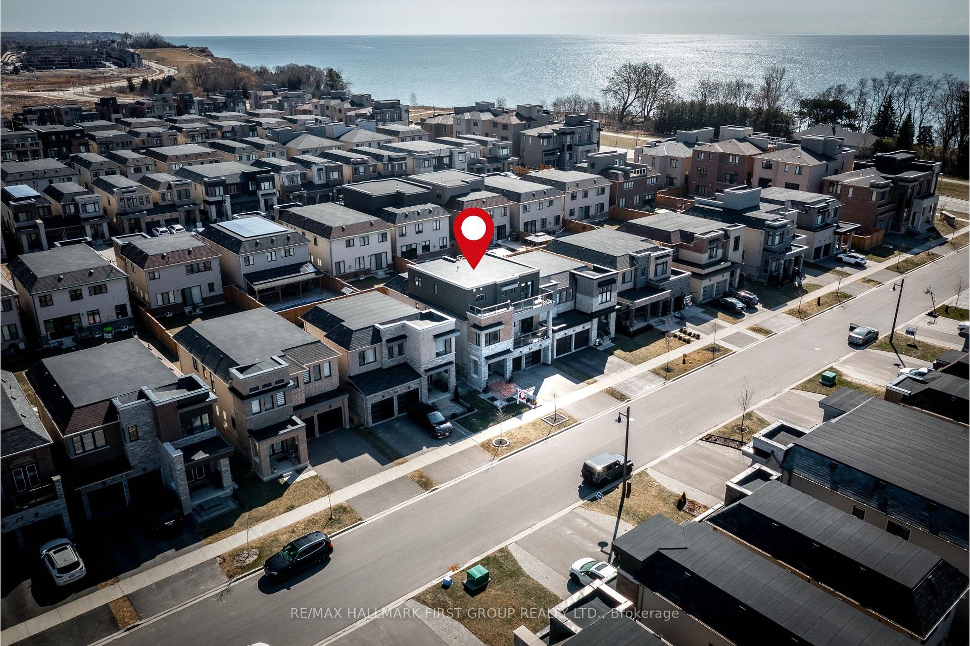 Photo 2 of 27 Larkin Lane, Clarington, Bowmanville — HOMEH