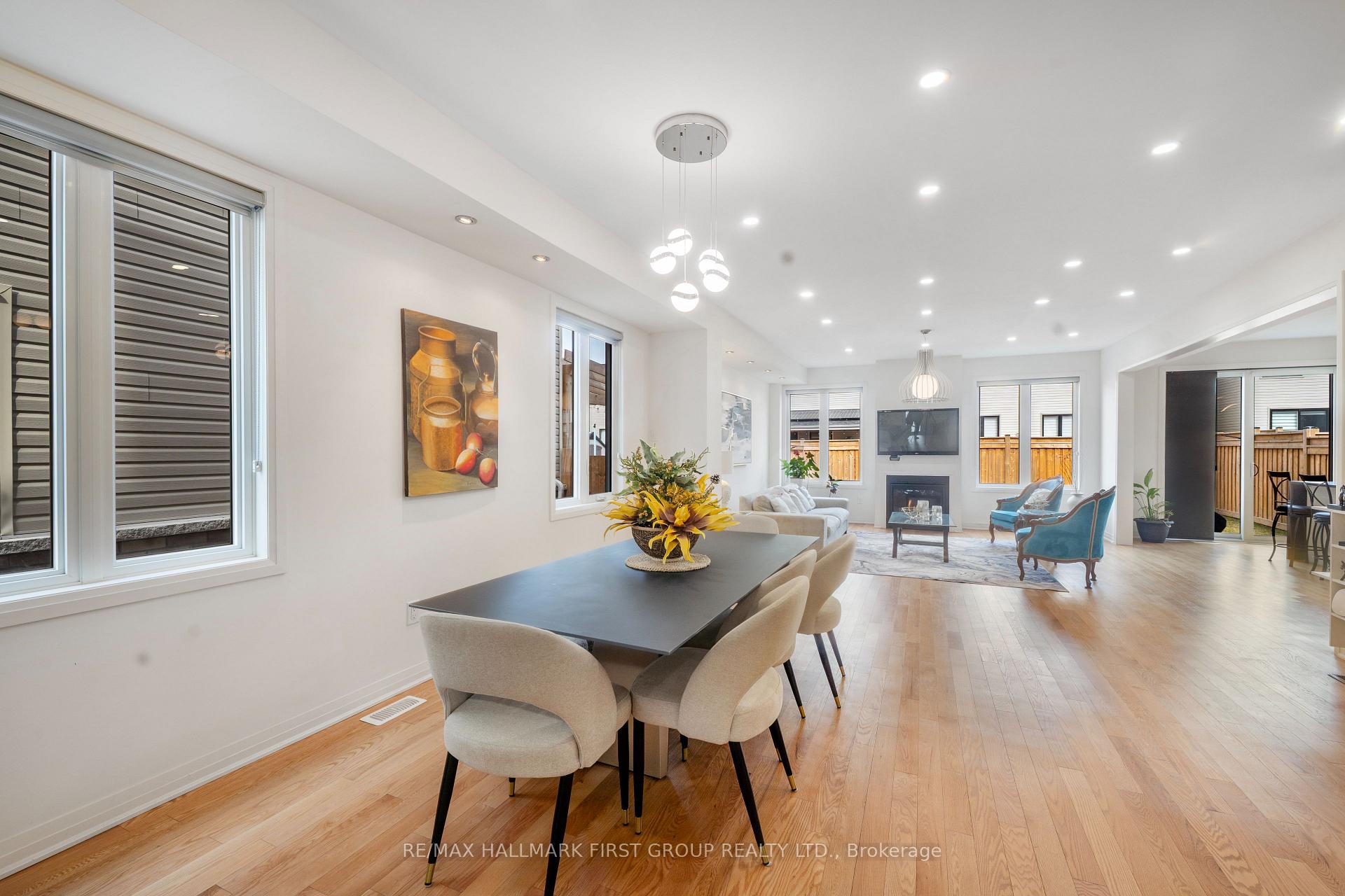 Photo 7 of 27 Larkin Lane, Clarington, Bowmanville — HOMEH