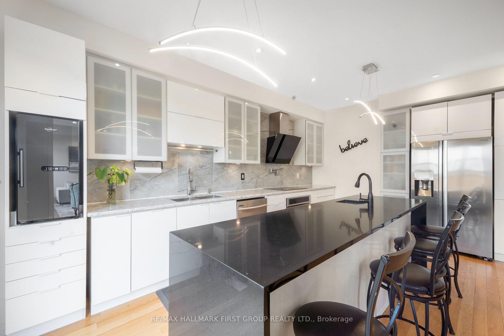 Photo 11 of 27 Larkin Lane, Clarington, Bowmanville — HOMEH