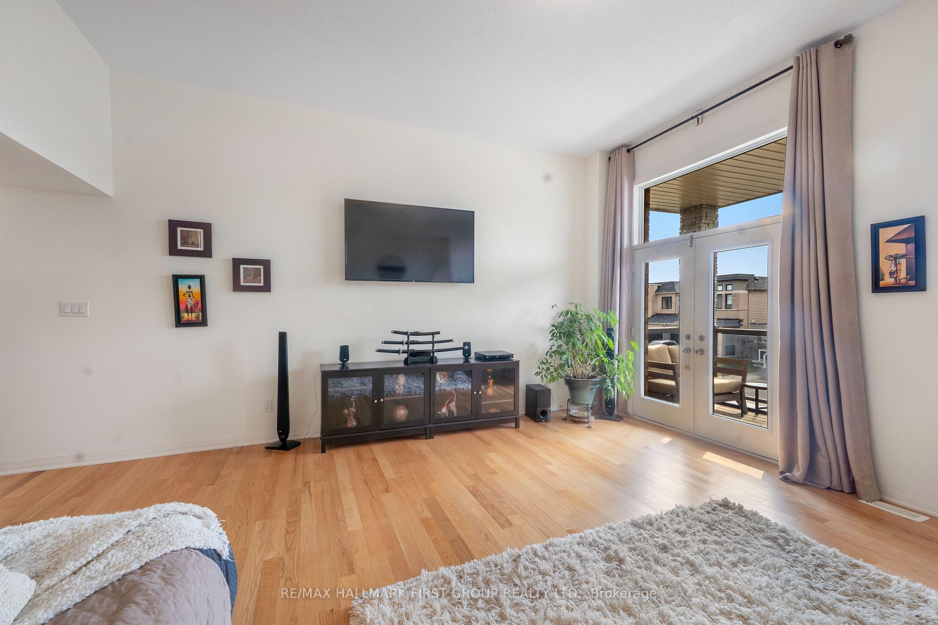 Photo 14 of 27 Larkin Lane, Clarington, Bowmanville — HOMEH