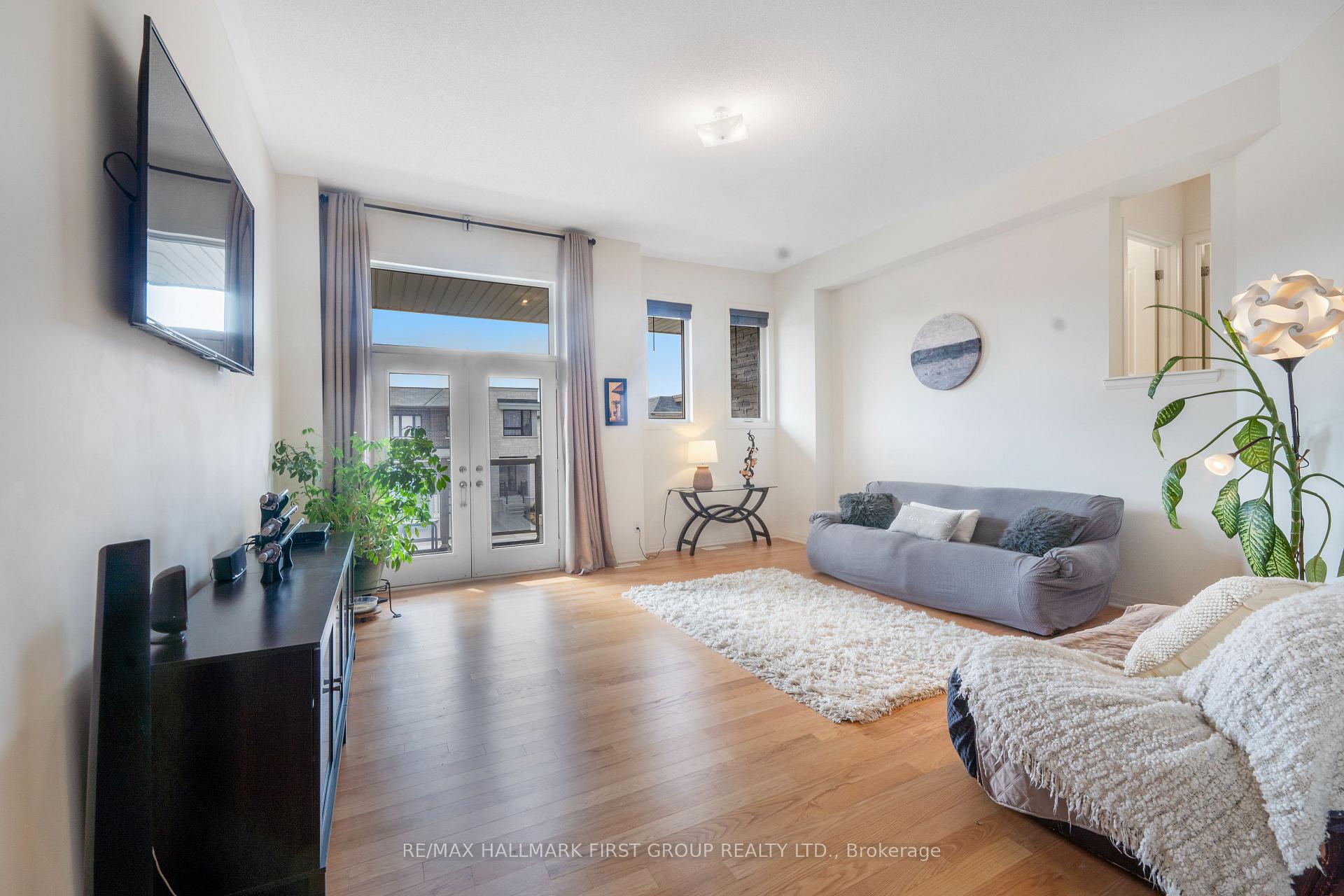Photo 17 of 27 Larkin Lane, Clarington, Bowmanville — HOMEH