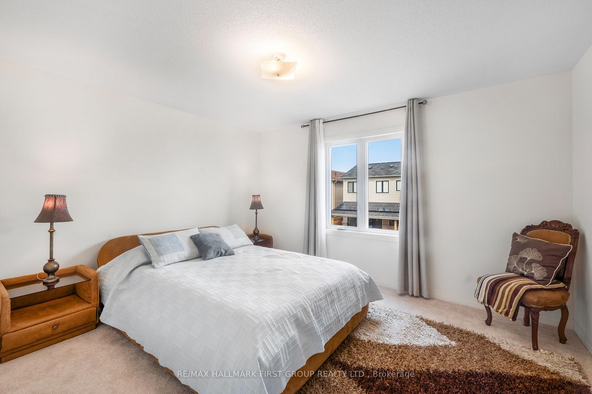 Photo 28 of 27 Larkin Lane, Clarington, Bowmanville — HOMEH