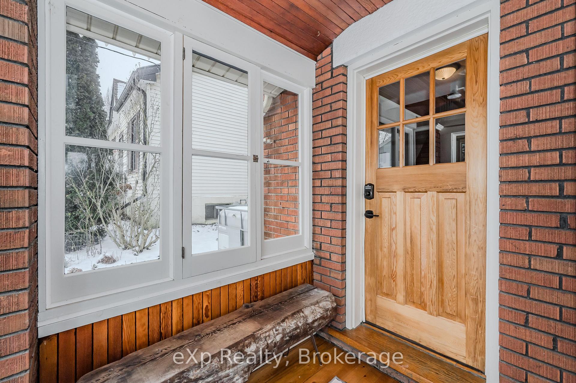 Photo 6 of 32 Tiffany Street E, Guelph, Exhibition Park — HOMEH