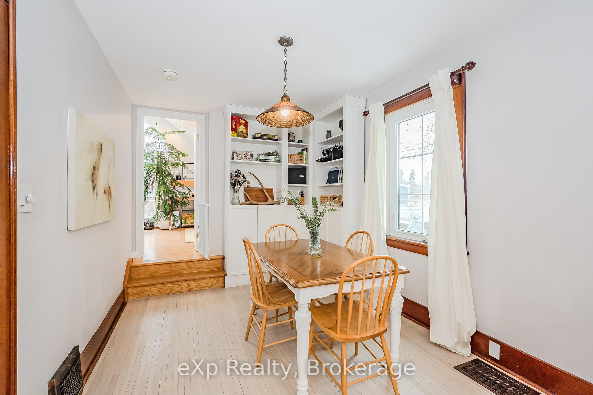 Photo 10 of 32 Tiffany Street E, Guelph, Exhibition Park — HOMEH