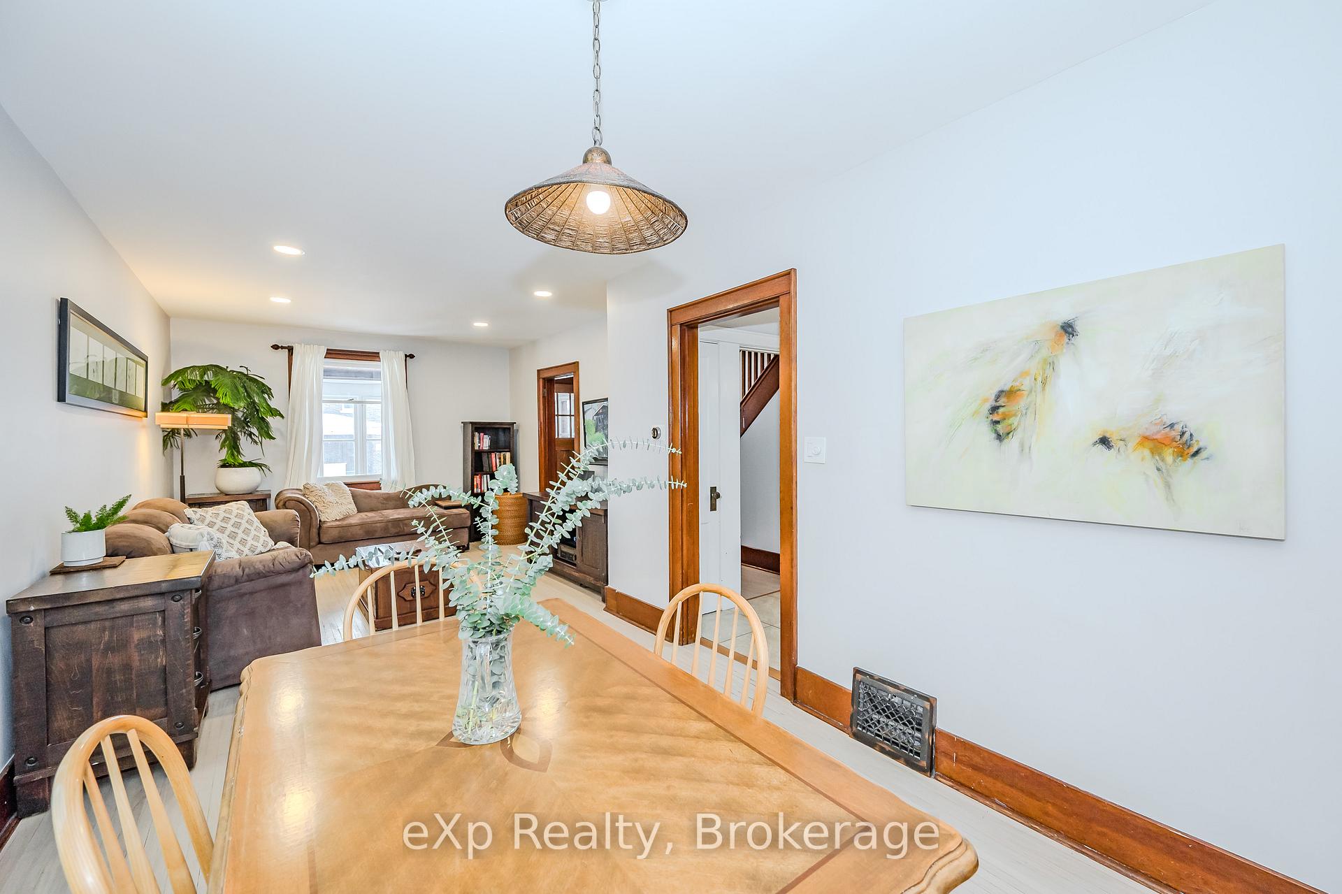 Photo 11 of 32 Tiffany Street E, Guelph, Exhibition Park — HOMEH