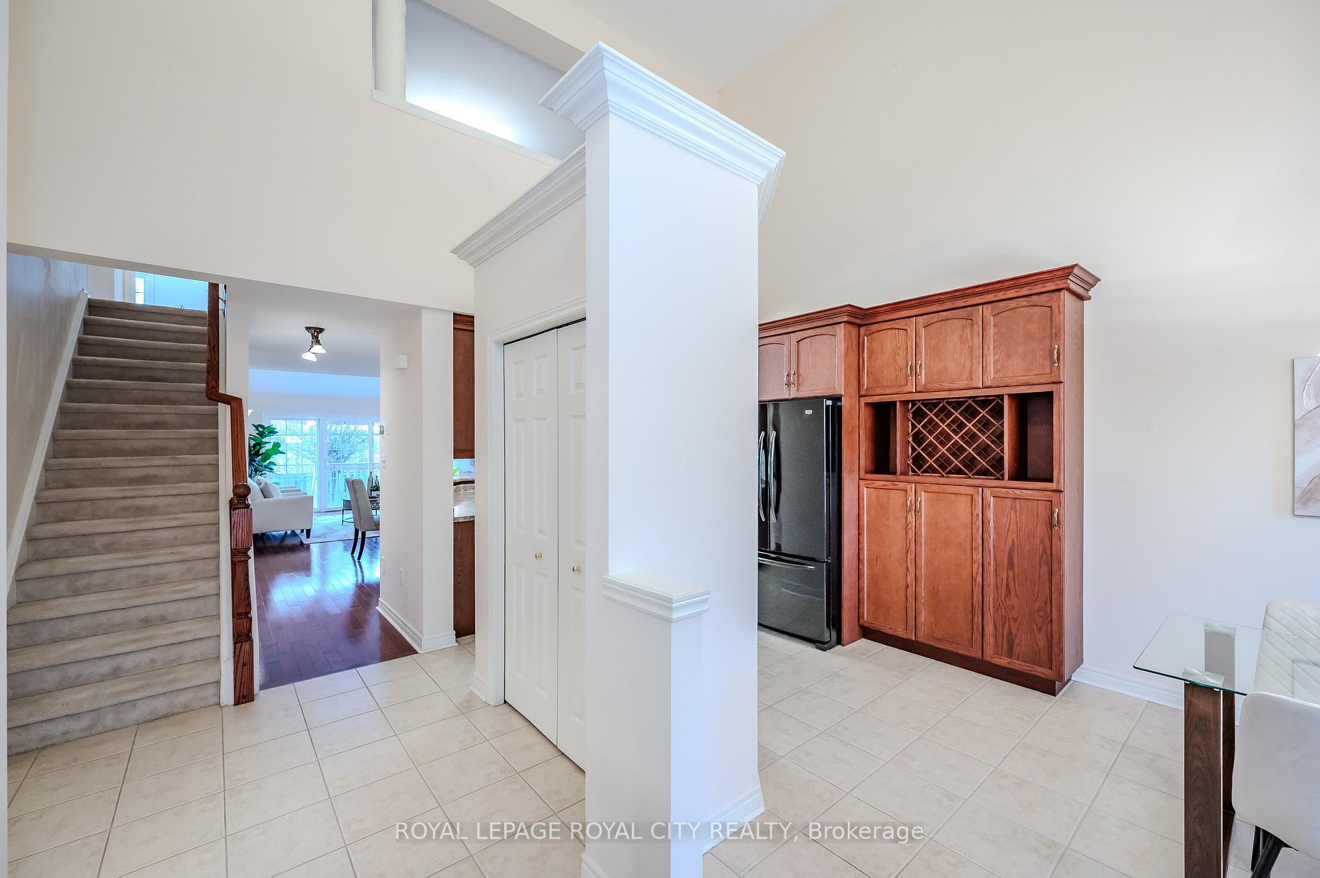 Photo 6 of 101 Mcarthur Crescent, Guelph, Pineridge/Westminster Woods — HOMEH