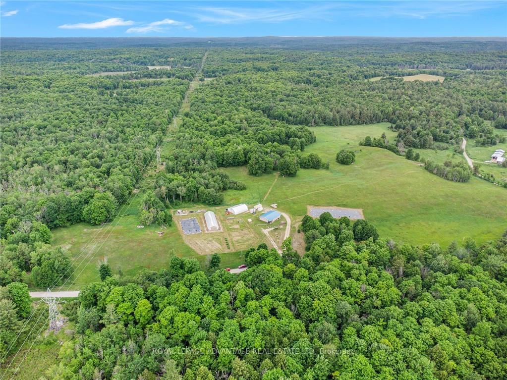 Photo 3 of 1786 Clarendon Road, Frontenac, Frontenac Centre — HOMEH