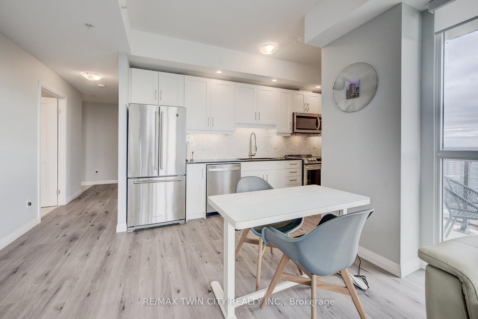 Photo 8 of Unit 1805, 60 Charles St W, Kitchener, City Commercial Core — HOMEH