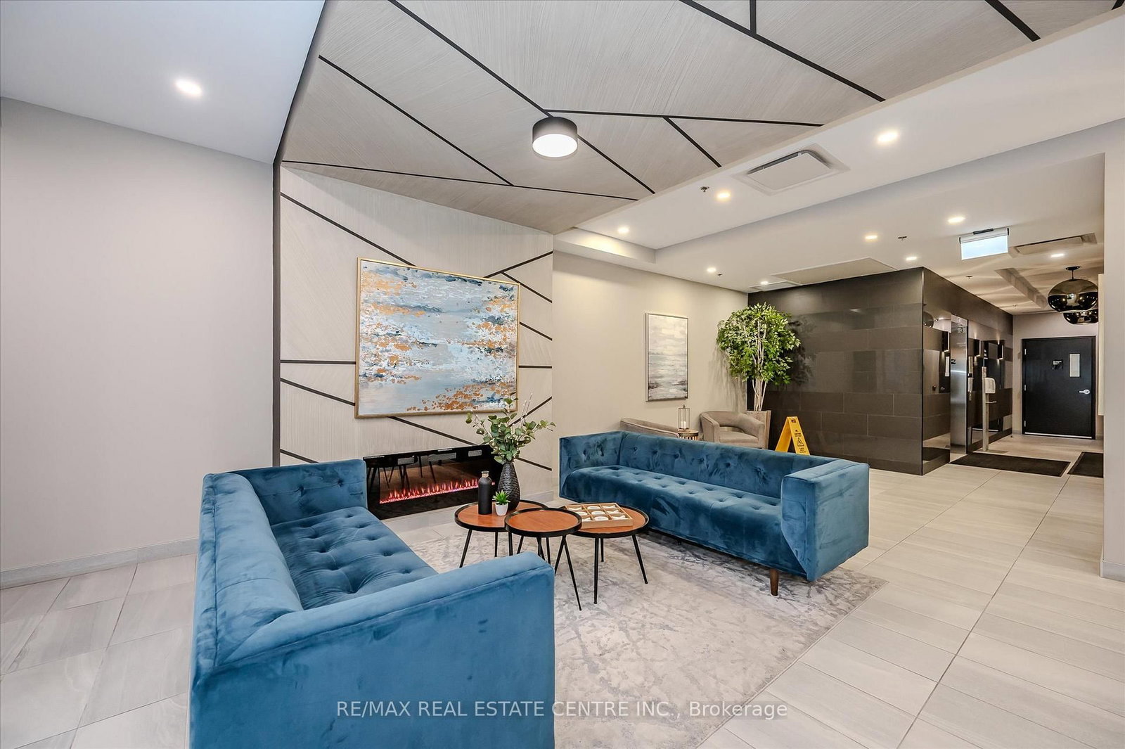 Photo 6 of Unit 702, 60 Charles St W, Kitchener, City Commercial Core — HOMEH