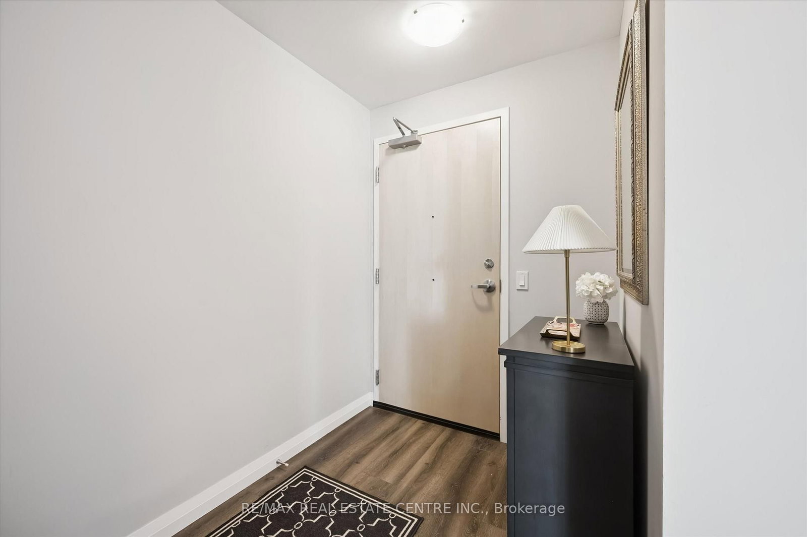 Photo 8 of Unit 702, 60 Charles St W, Kitchener, City Commercial Core — HOMEH