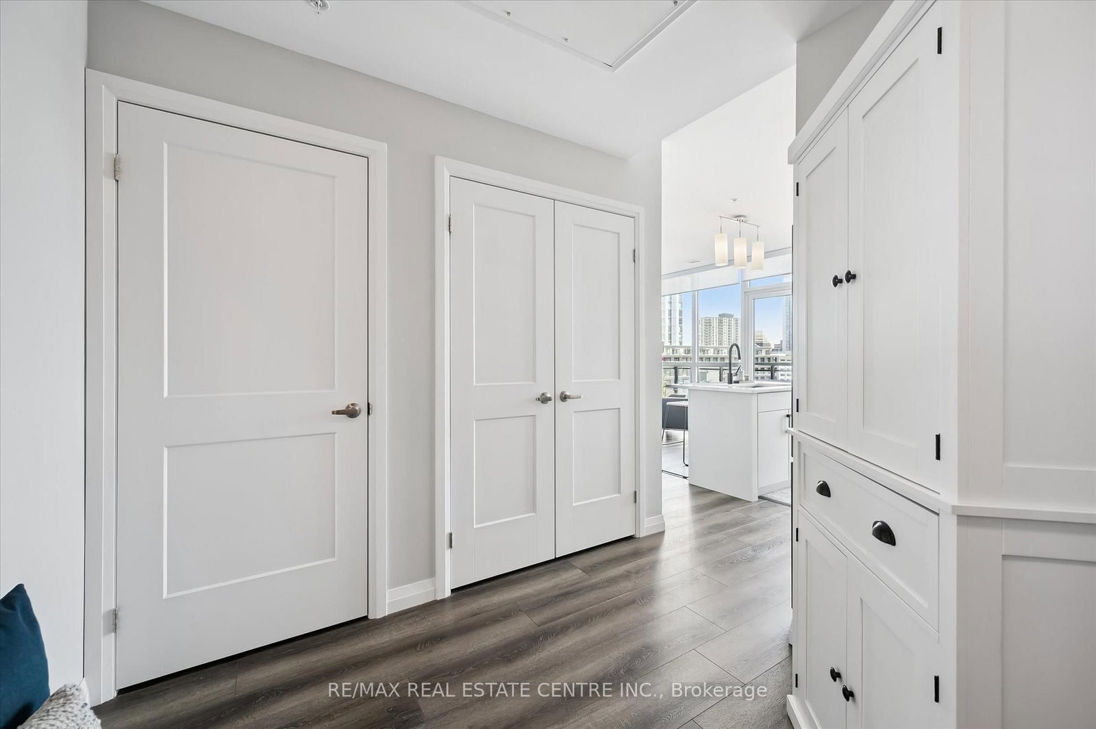 Photo 9 of Unit 702, 60 Charles St W, Kitchener, City Commercial Core — HOMEH