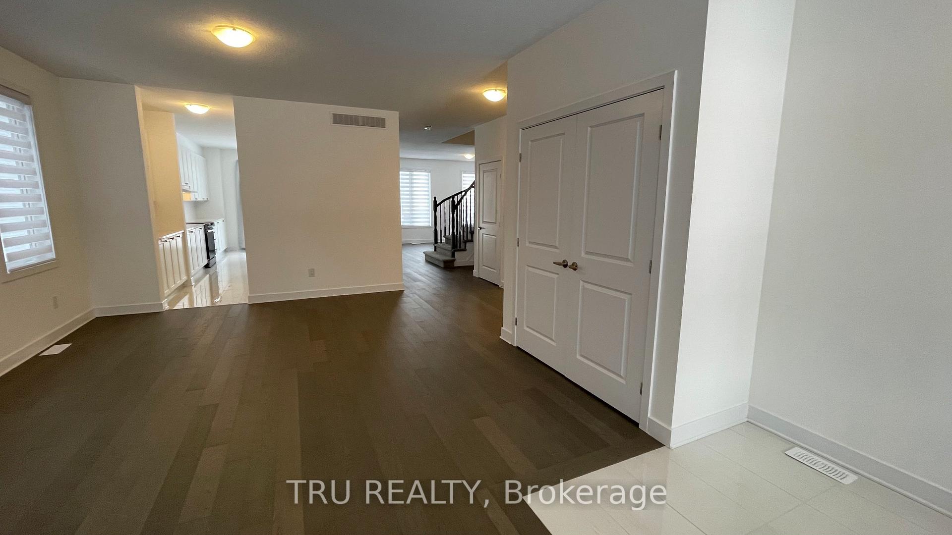 Photo 4 of 920 Omagaki Way, Ottawa, Blossom Park/Kemp Park/Findlay Creek — HOMEH