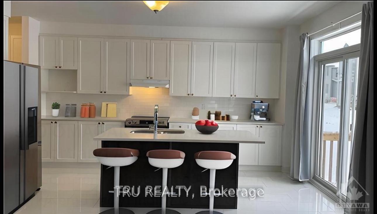 Photo 3 of 920 Omagaki Way, Ottawa, Blossom Park/Kemp Park/Findlay Creek — HOMEH