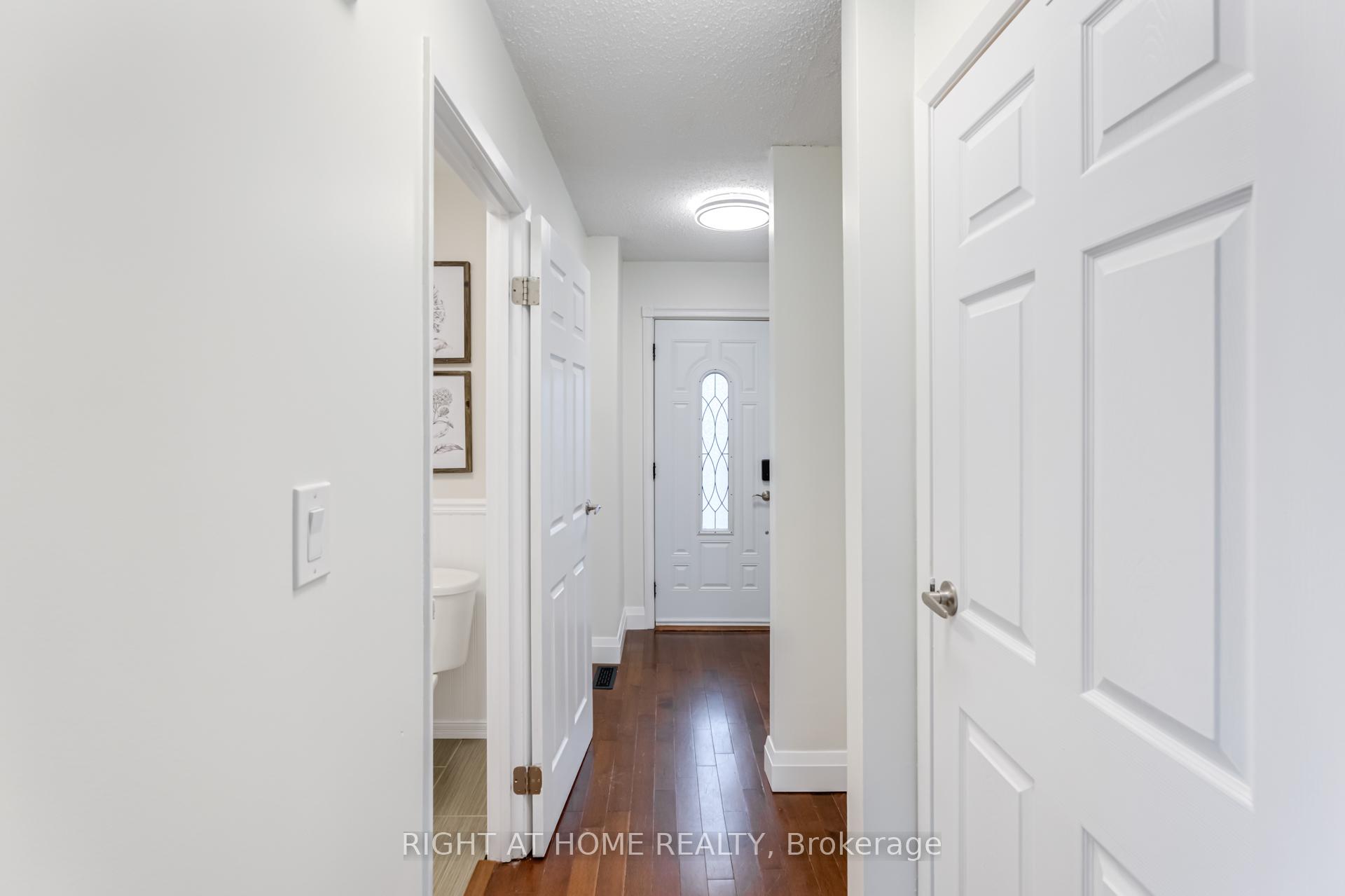 Photo 5 of 12 Prout Drive, Clarington, Bowmanville — HOMEH