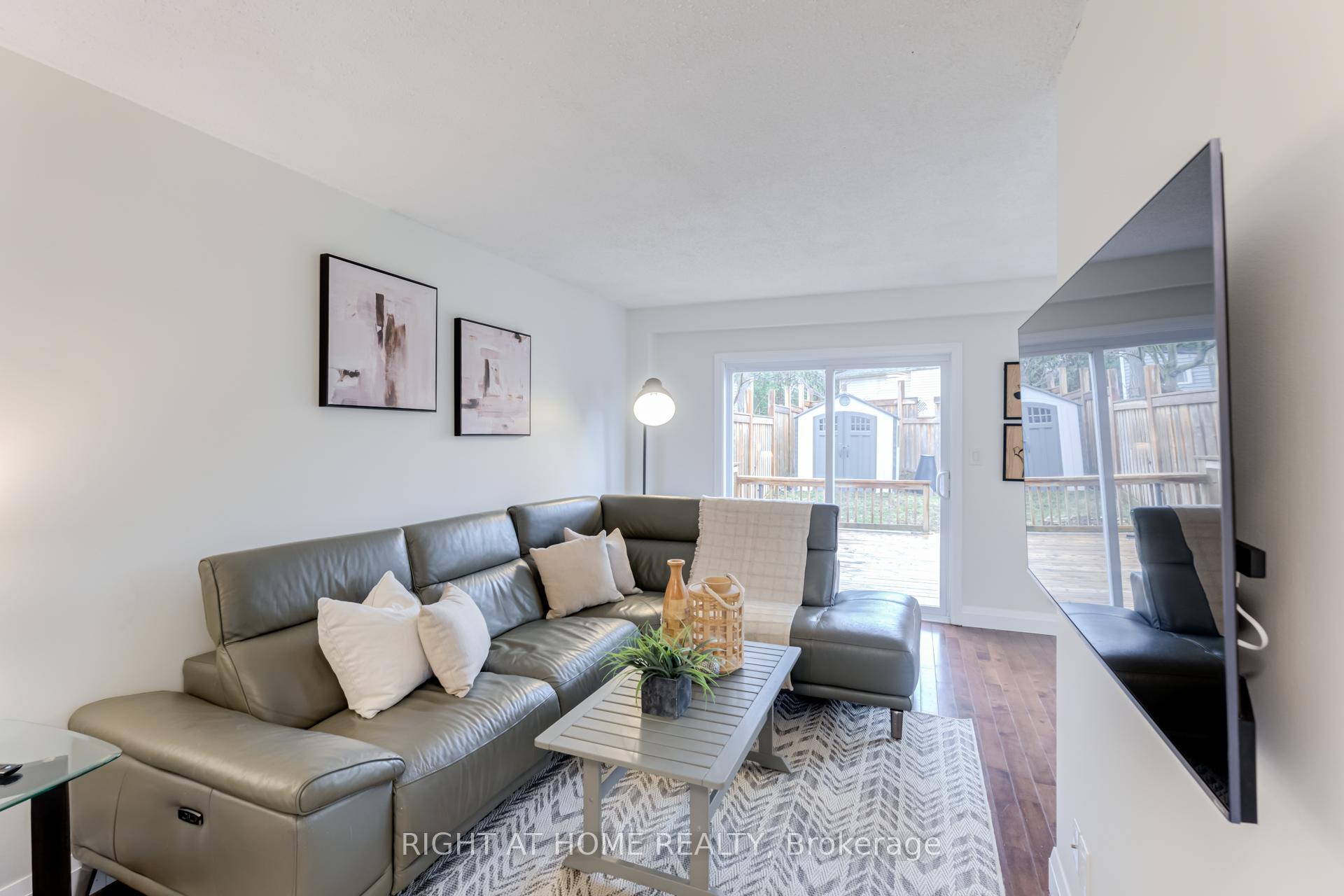 Photo 7 of 12 Prout Drive, Clarington, Bowmanville — HOMEH