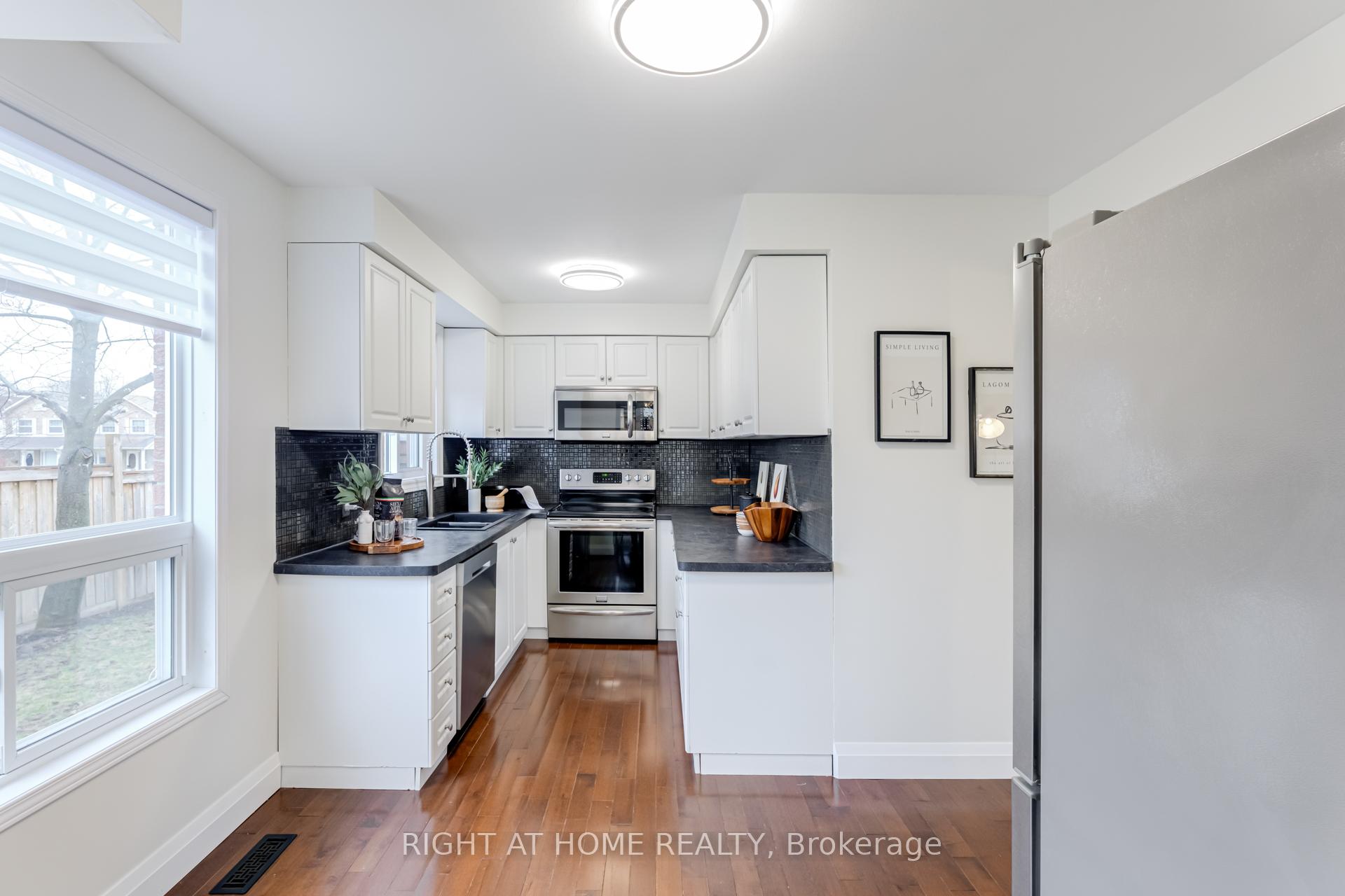 Photo 13 of 12 Prout Drive, Clarington, Bowmanville — HOMEH