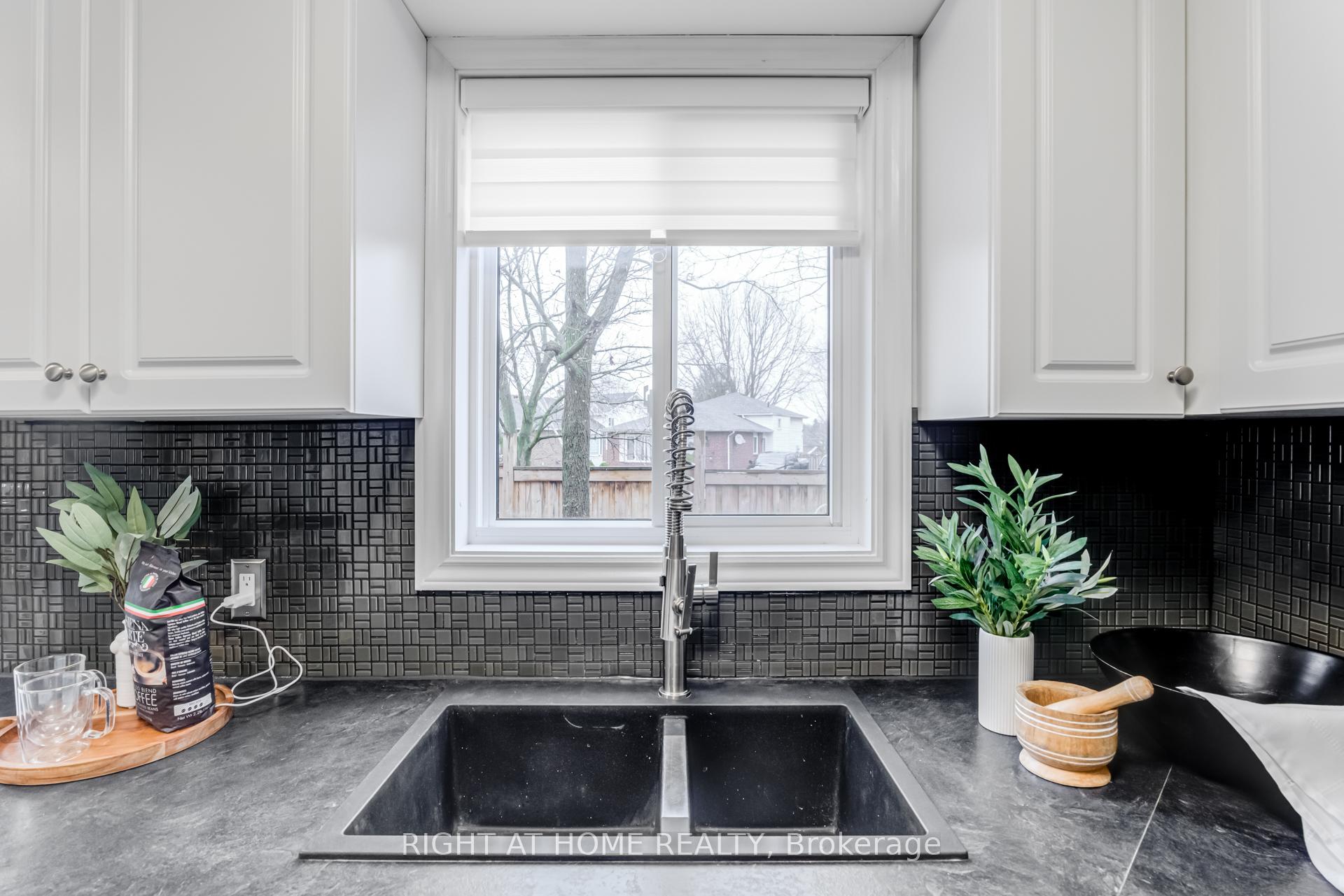 Photo 15 of 12 Prout Drive, Clarington, Bowmanville — HOMEH