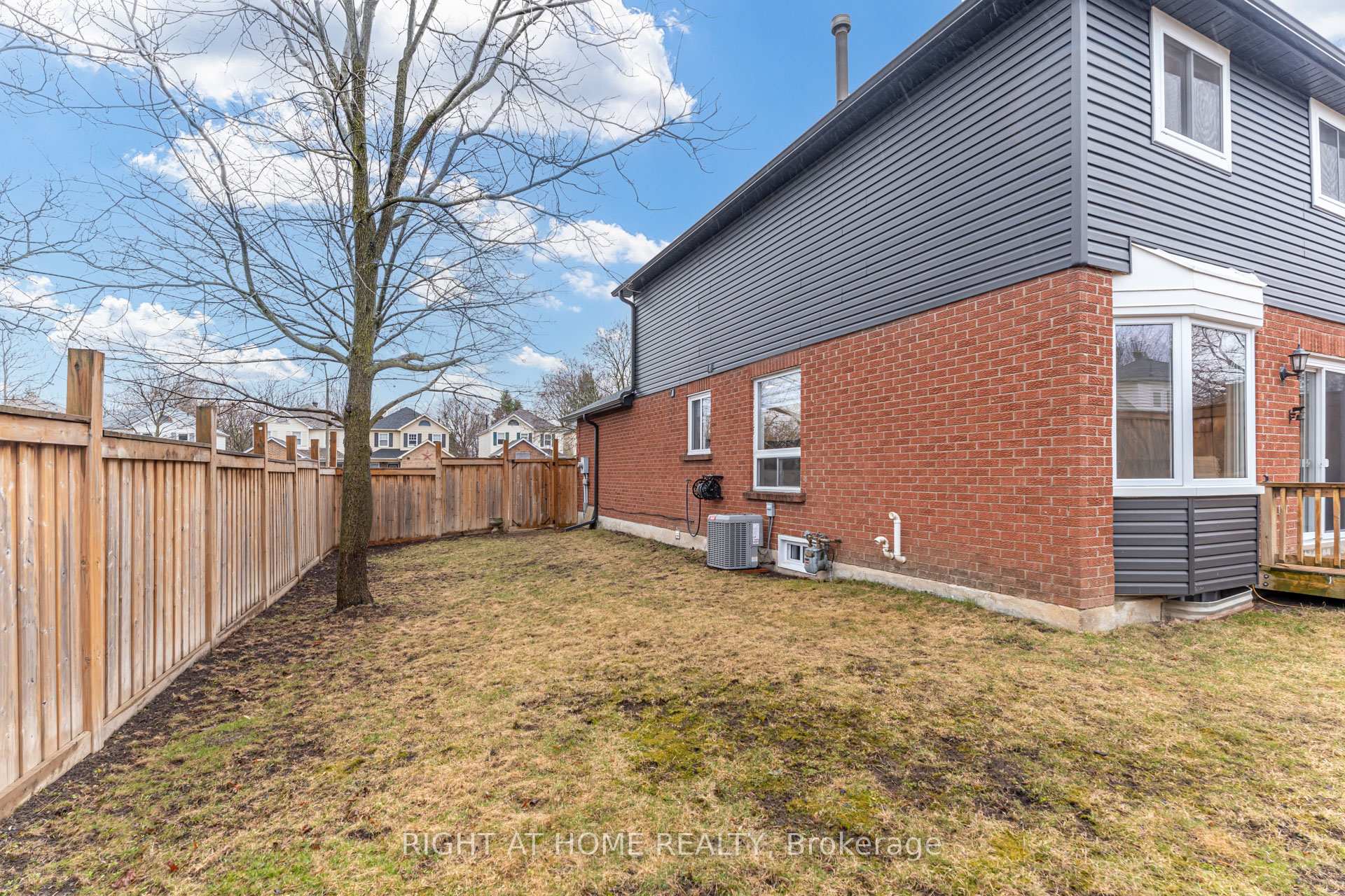 Photo 39 of 12 Prout Drive, Clarington, Bowmanville — HOMEH