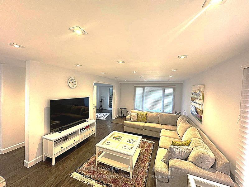 Photo 33 of 23 Holm Crescent, Markham, Aileen-Willowbrook — HOMEH