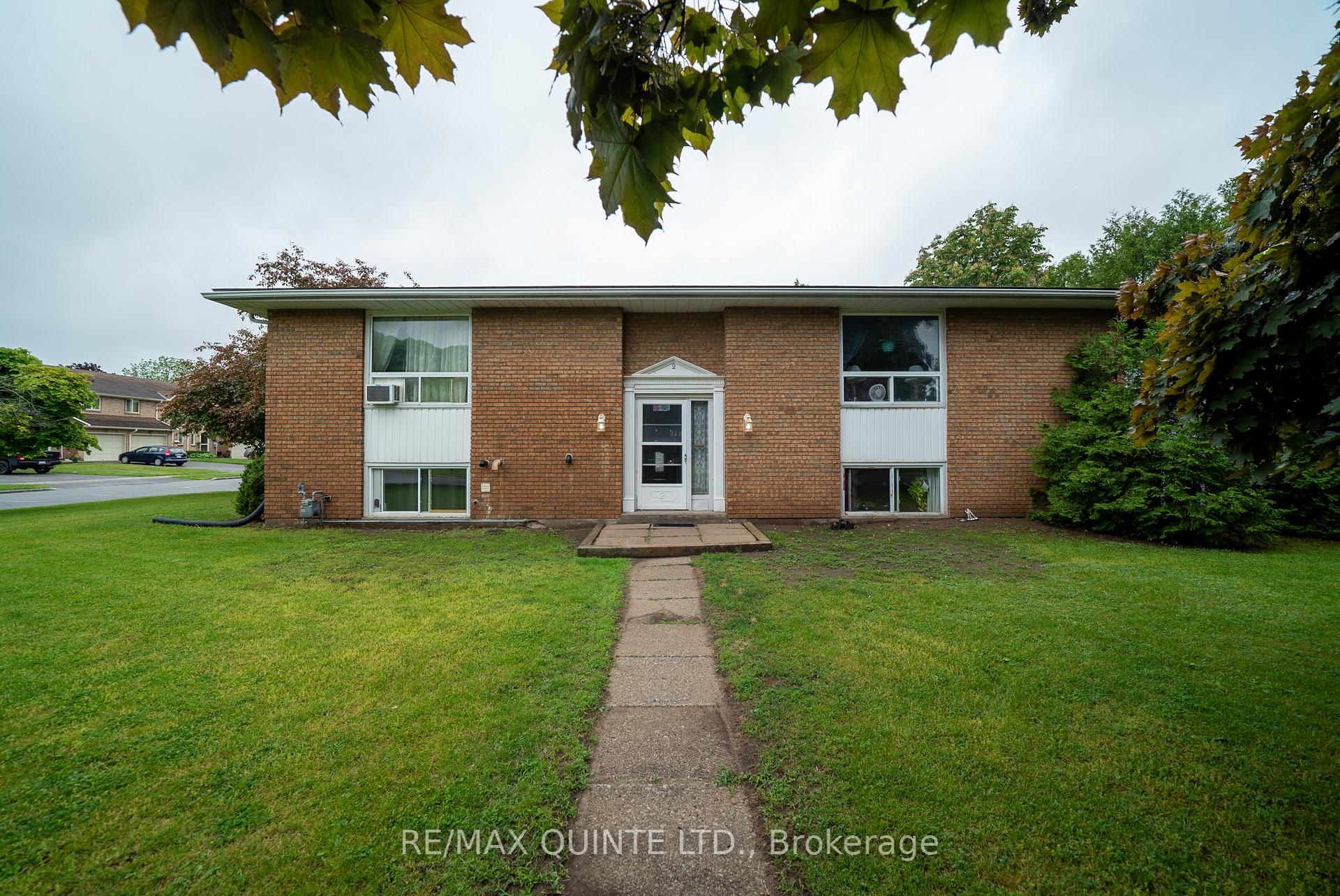 Photo 2 of Unit 5, 2 Village Drive, Belleville, Belleville Ward — HOMEH
