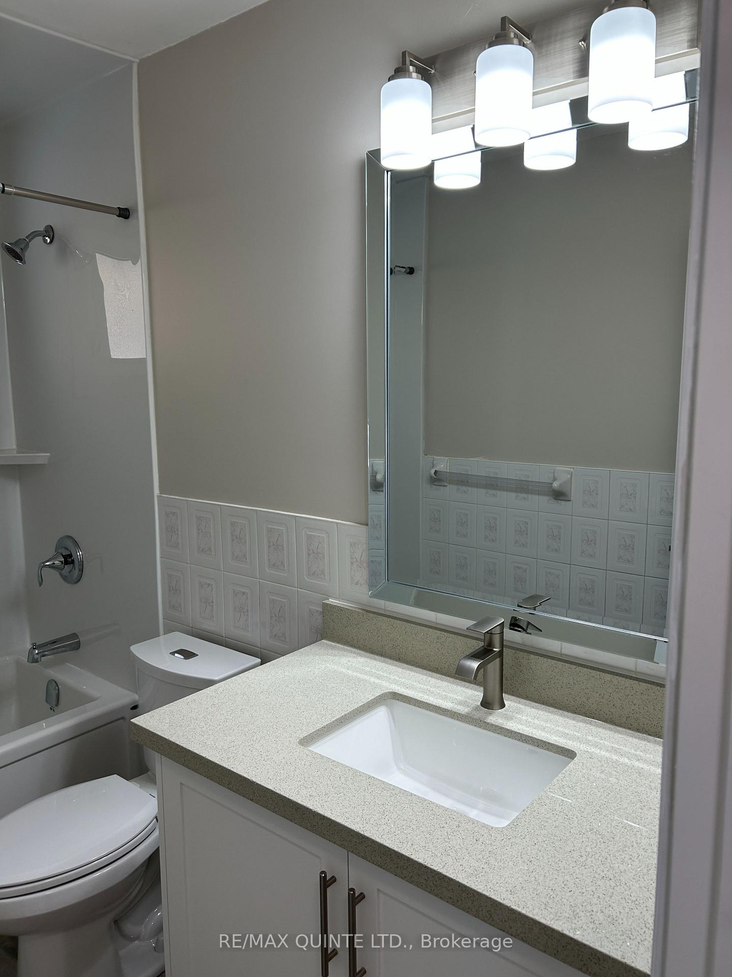 Photo 4 of Unit 5, 2 Village Drive, Belleville, Belleville Ward — HOMEH
