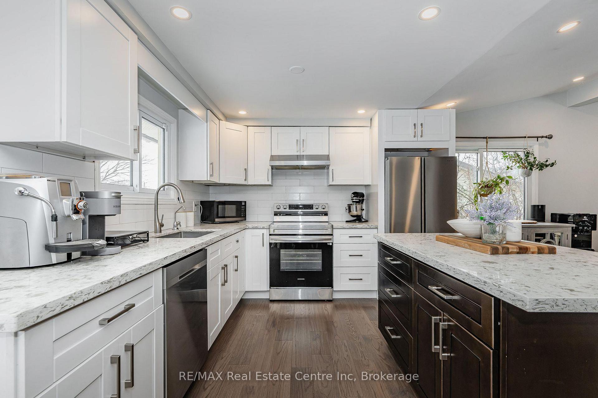 Photo 6 of 17 Dunhill Crescent, Guelph, Willow West/Sugarbush/West Acres — HOMEH