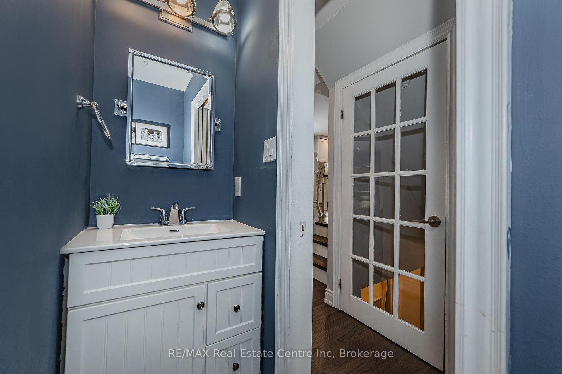 Photo 12 of 17 Dunhill Crescent, Guelph, Willow West/Sugarbush/West Acres — HOMEH