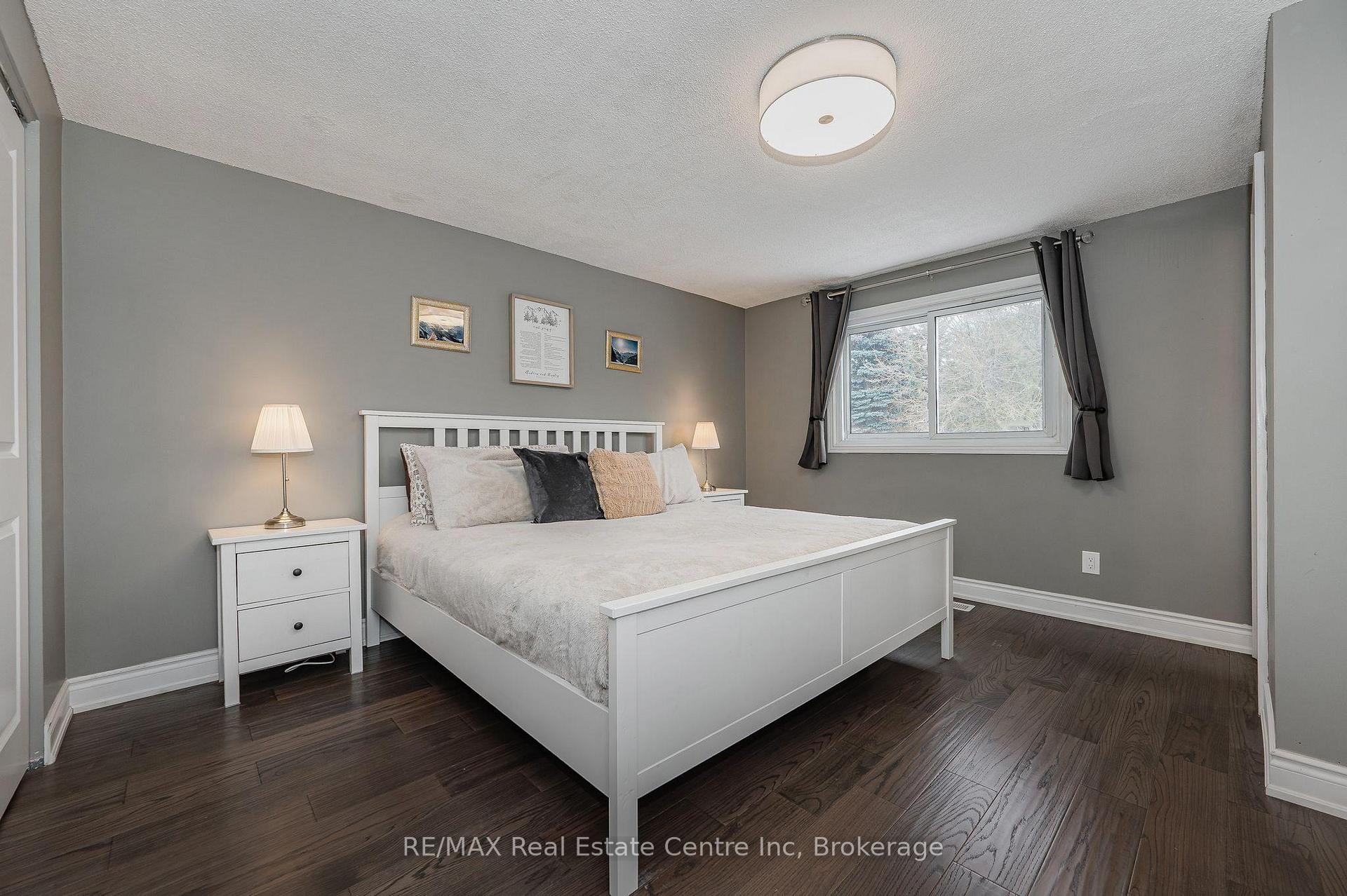 Photo 13 of 17 Dunhill Crescent, Guelph, Willow West/Sugarbush/West Acres — HOMEH