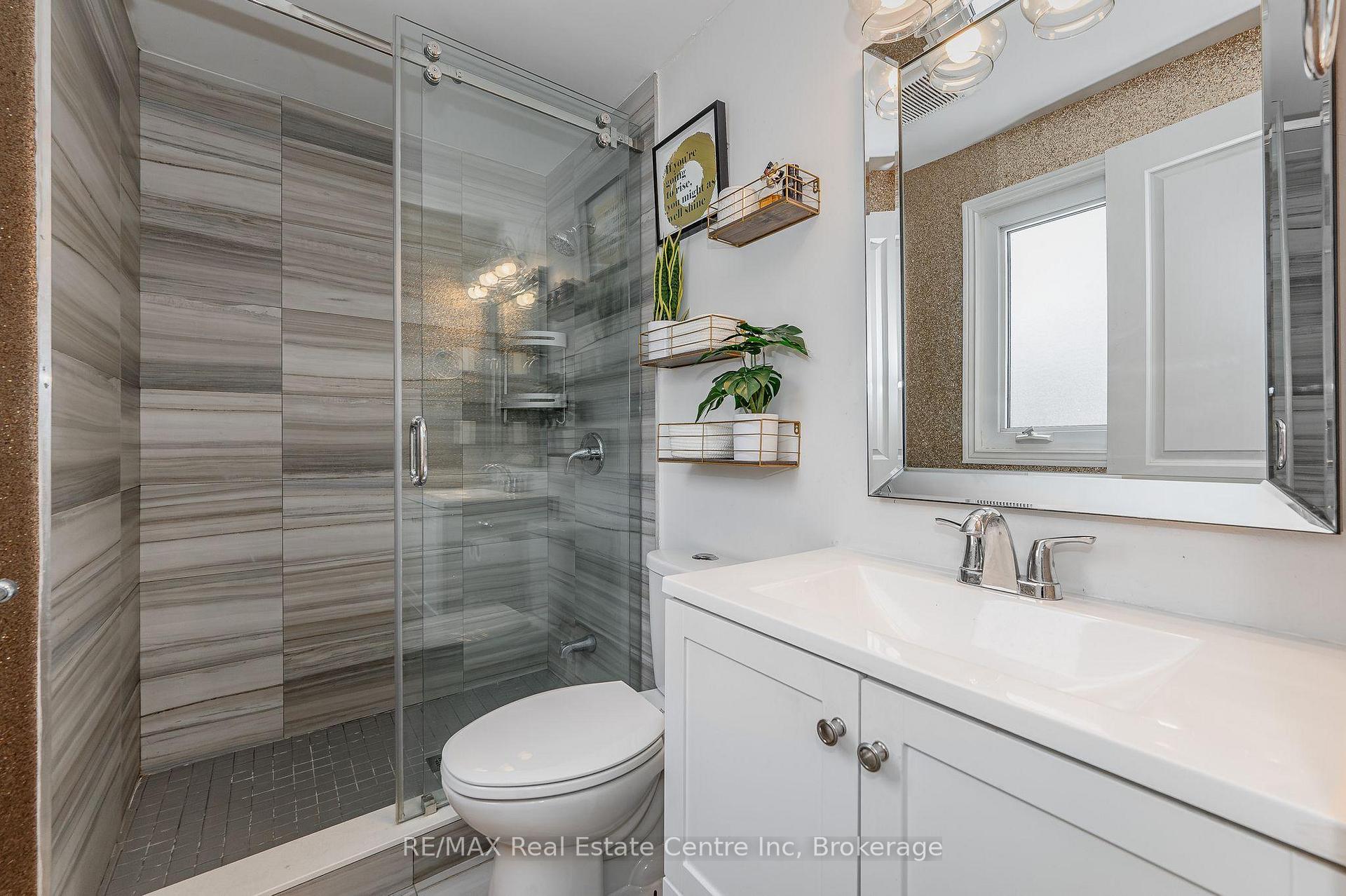 Photo 15 of 17 Dunhill Crescent, Guelph, Willow West/Sugarbush/West Acres — HOMEH